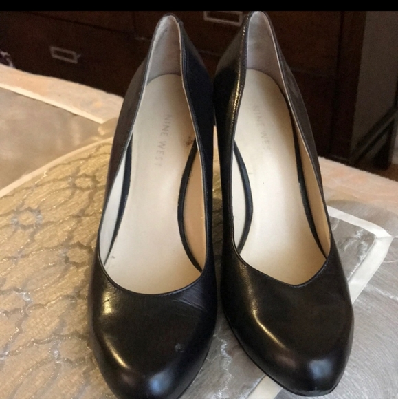 Nine West shoes - Picture 3 of 10